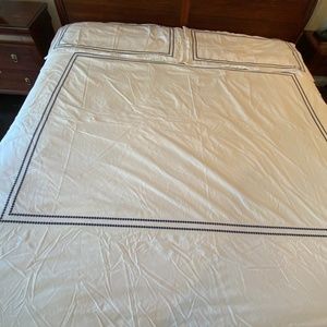 Pottery Barn King pearl embroidered duvet cover, 2 King shams